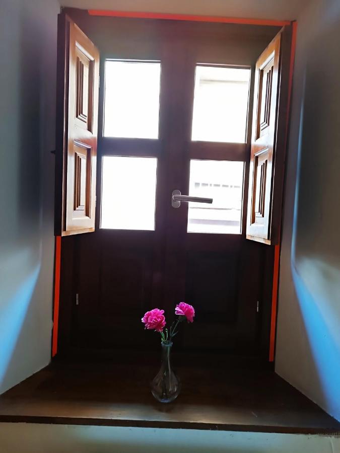 Corrala De San Anton. Sencillo Apartamento En Pleno Centro グラナダ エクステリア 写真