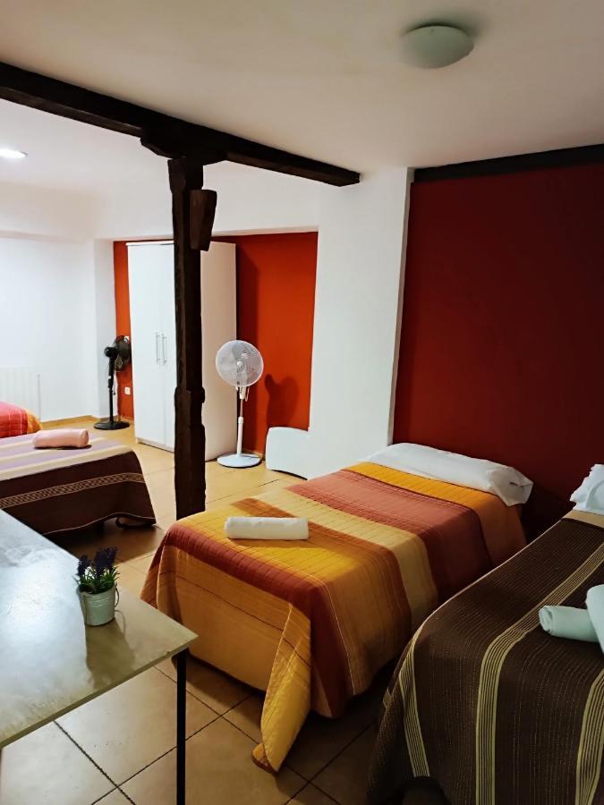 Corrala De San Anton. Sencillo Apartamento En Pleno Centro グラナダ エクステリア 写真